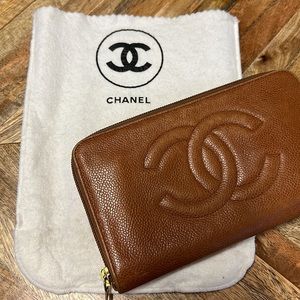 Vintage CHANEL brown camel Timeless CC zippy zipper wallet